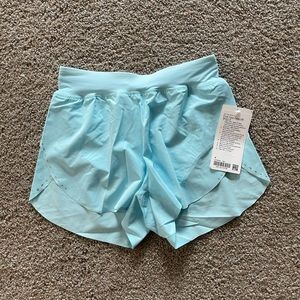 Lululemon find your pace short icing blue